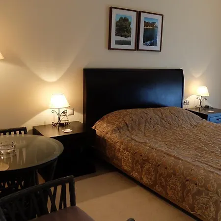 αγράμπελη Πανσιόν 3*