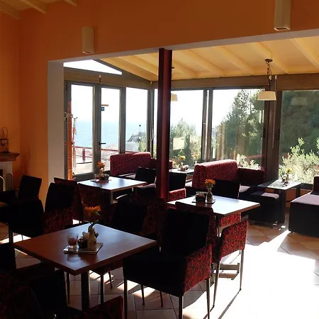 Πανσιόν αγράμπελη 3*