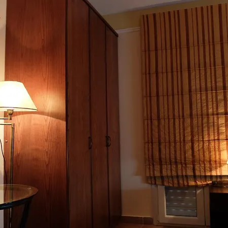 αγράμπελη Πανσιόν Λίμνη