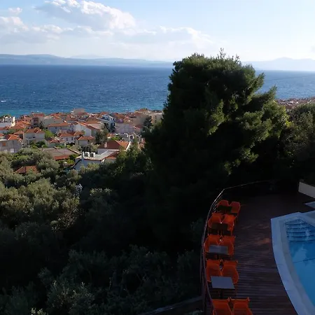 Πανσιόν αγράμπελη 3*